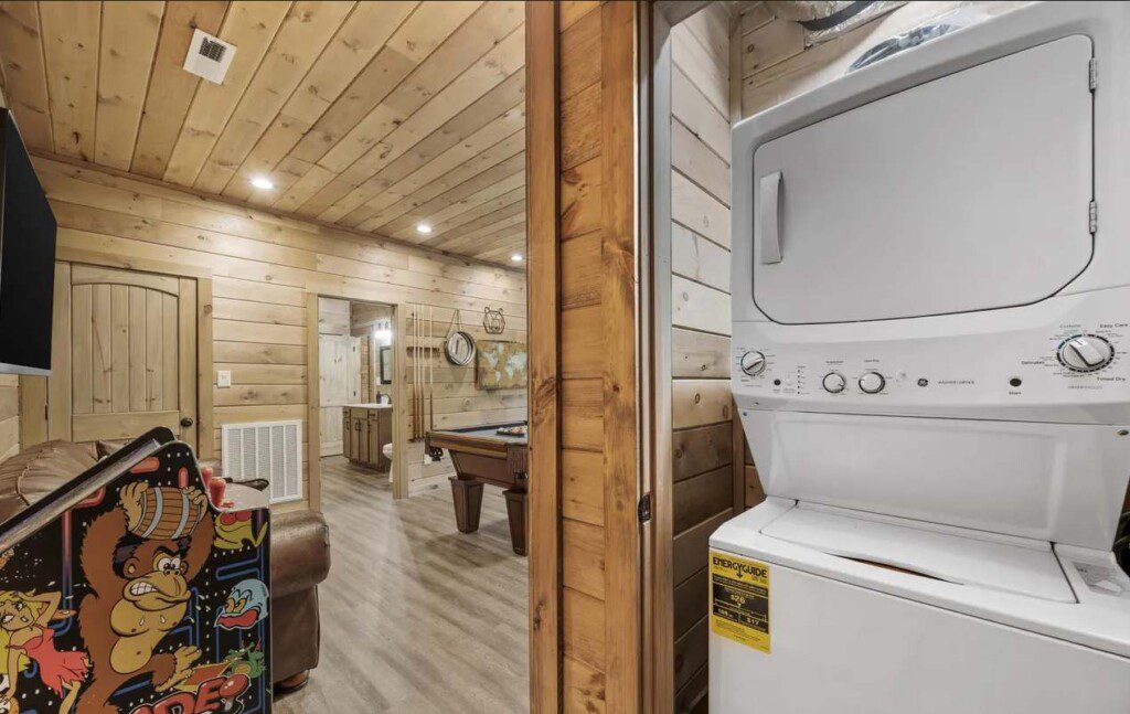 d2gjxnjb9d9yyaeisaed