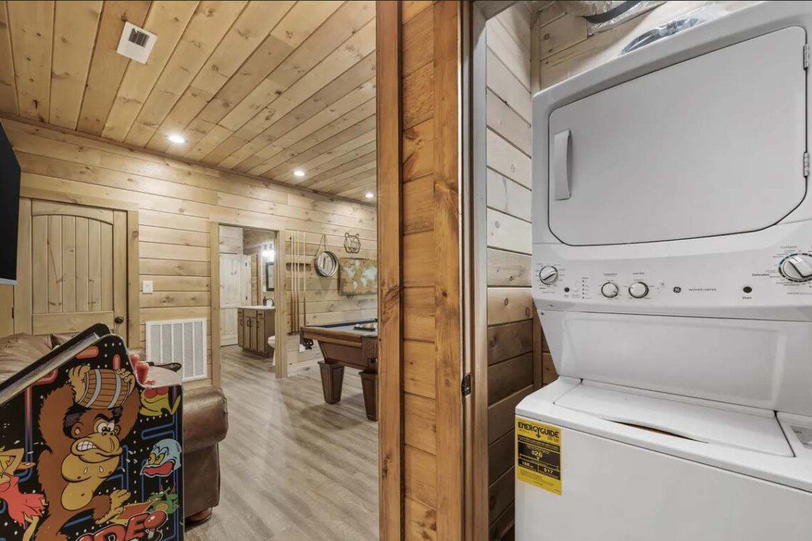 d2gjxnjb9d9yyaeisaed