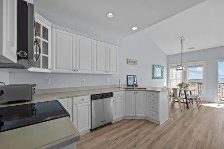 ef699379 70b5 4b wHjo