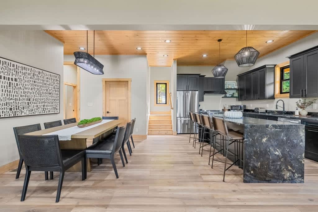 1bdfdbb2 aff2 45 EaErZ