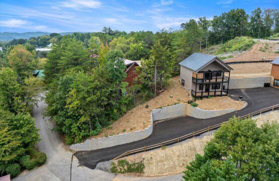 2bfdfd2f 9de9 46 4qy6U