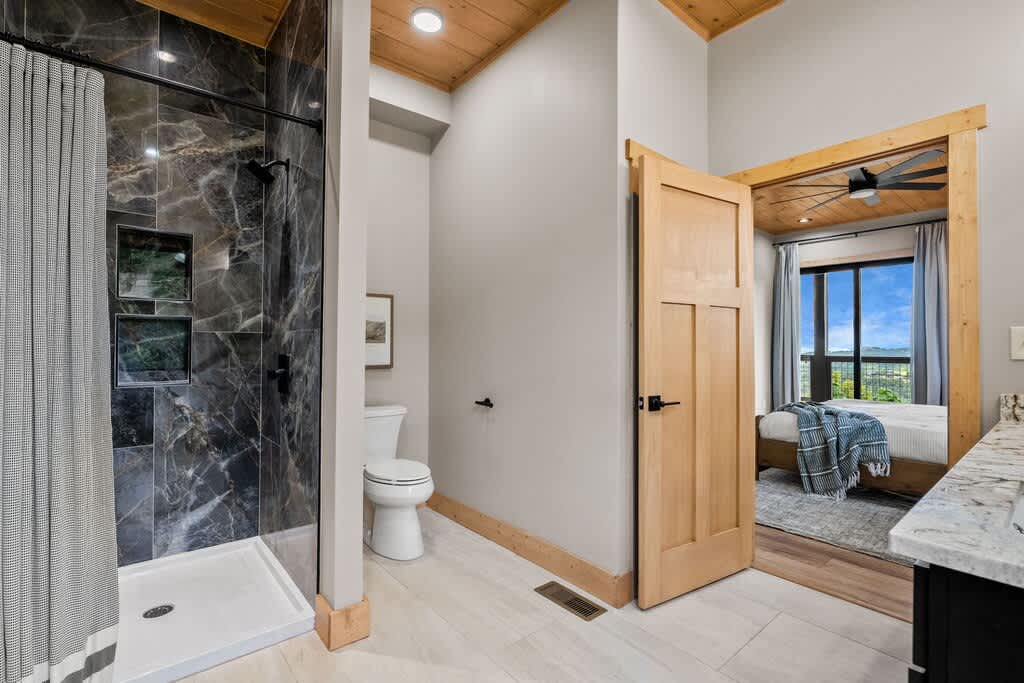 3c6003d9 ac11 47 lrwhT