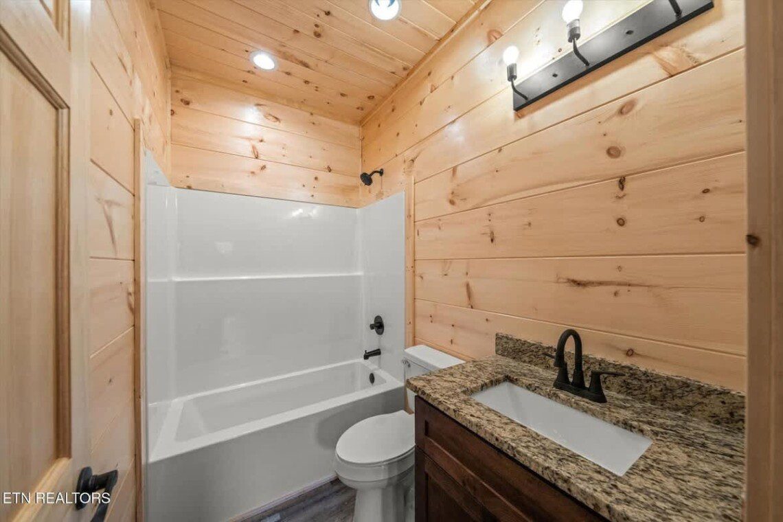 4cac0247 00b6 42 EqMyu