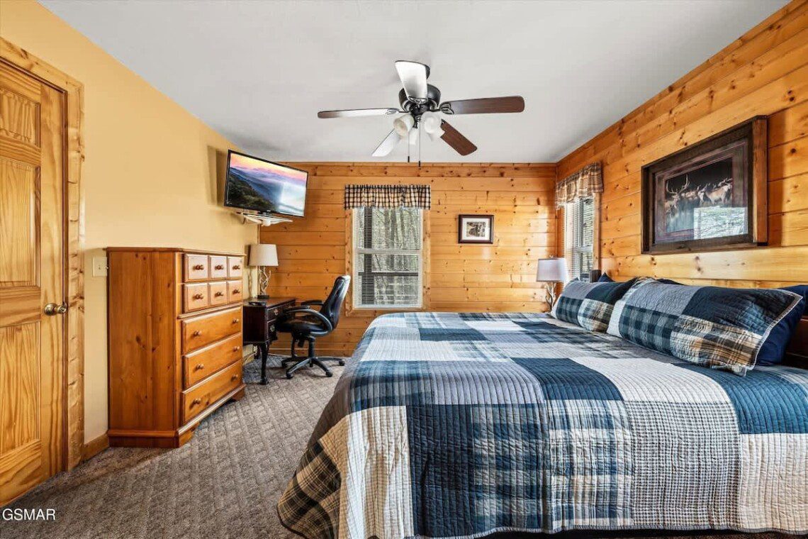 4e9bc5e4 da36 43 ey0RZ