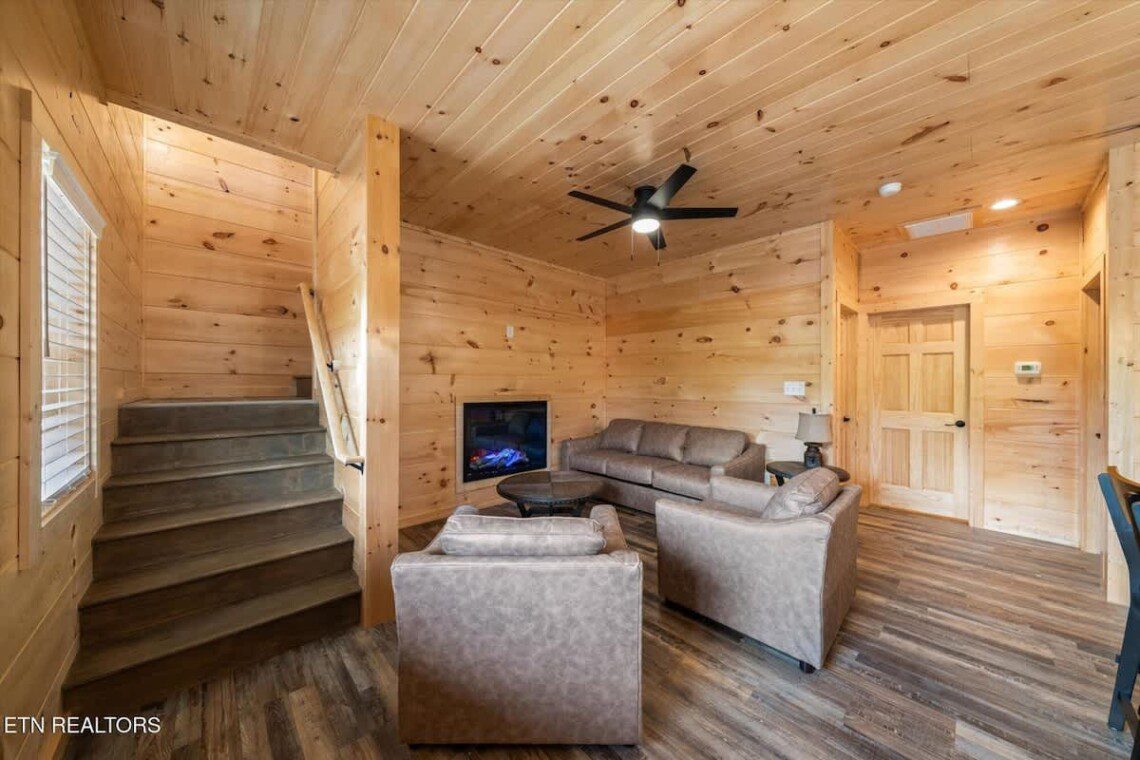 560bf786 a542 4c DupU