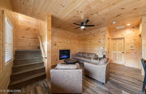 560bf786 a542 4c DupU