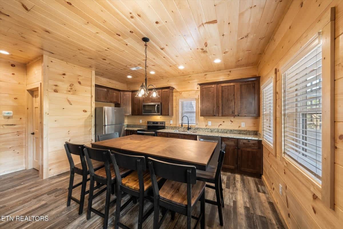 7b192733 b8f3 44 4nRQ