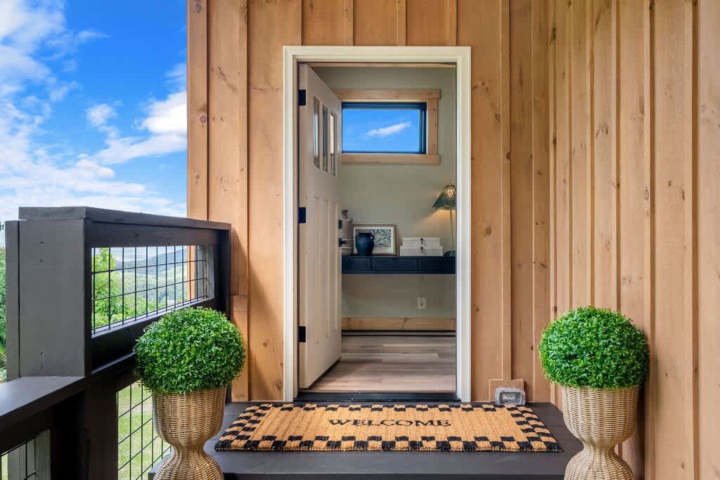 a4e68b81 b5b1 48 VTkf