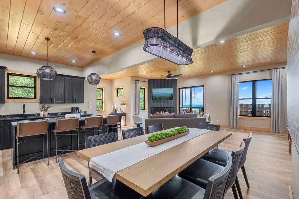 d4b1a743 9ee4 47 LZPkv