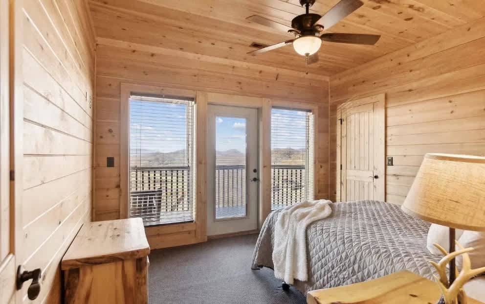 1f35c9d3 4e7c 4c 03Rgt